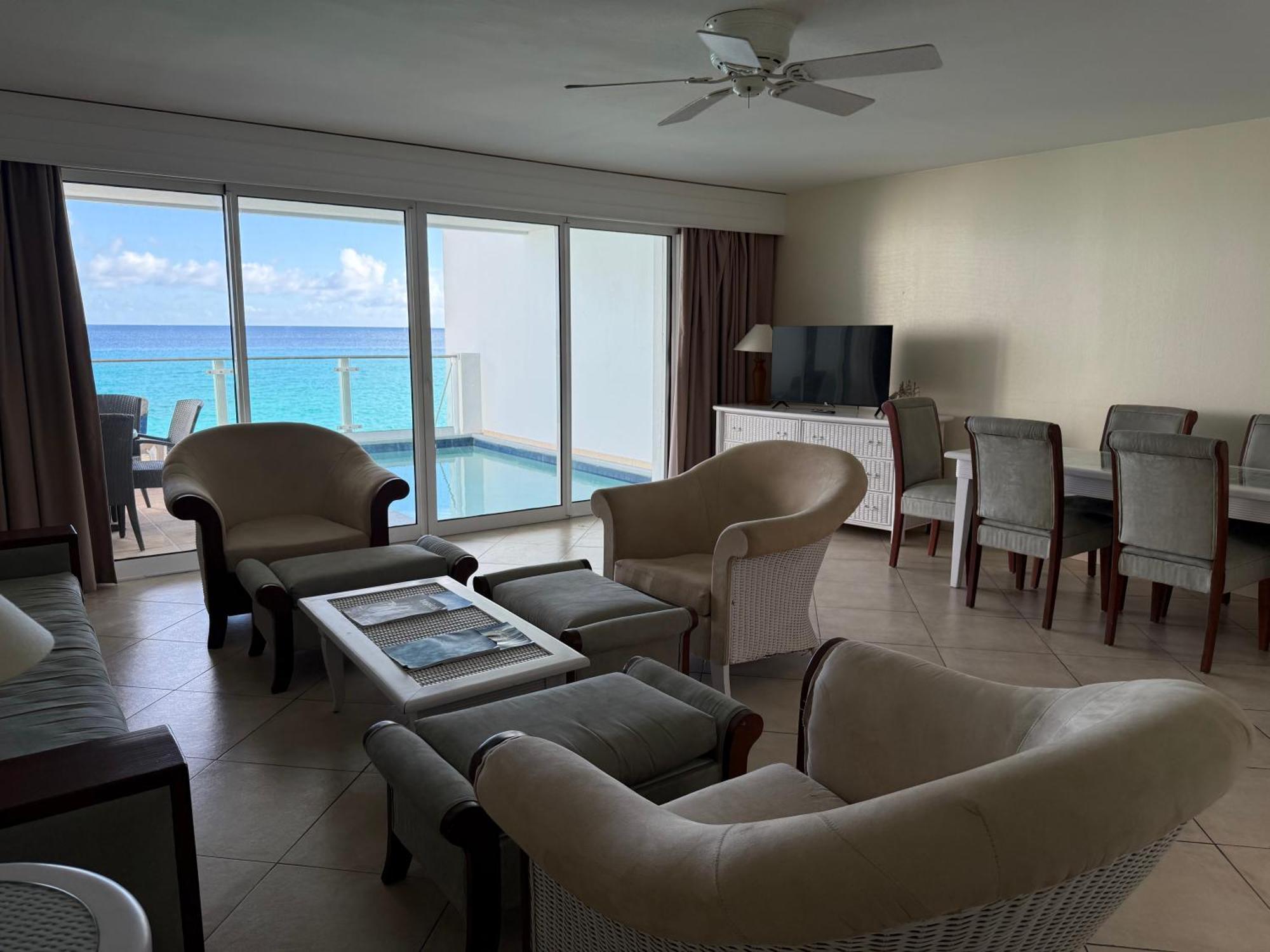 Sapphire Beach Club Resort Cupecoy  Exterior photo